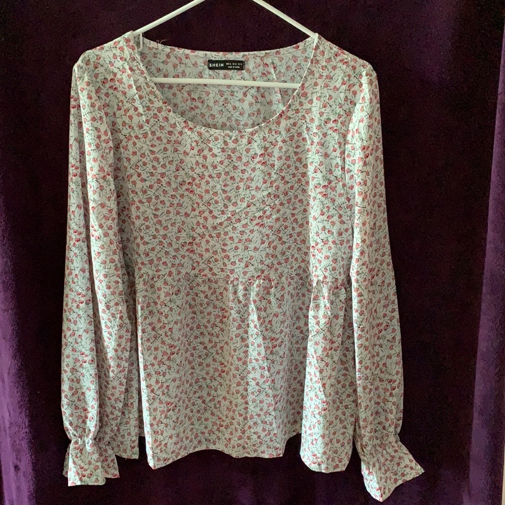 XL, white with pink flowers